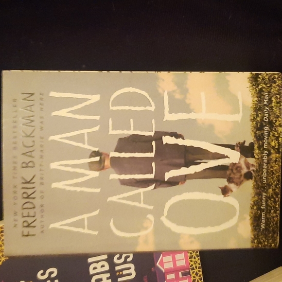 Three books Reese's bookclub - Picture 2 of 4